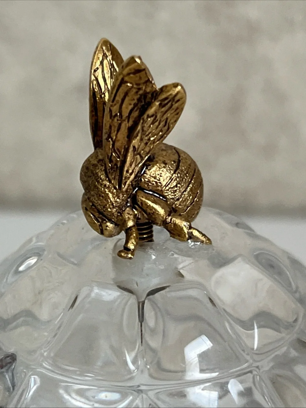 Crystal Beehive Honey Jar Golden Bee Topper Handle Wooden Honey Dipper 5.5”